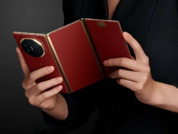 Huawei Mate XT Ultimate – 16GB RAM, 256GB Storage, Triple Fold Display & Pro Camera